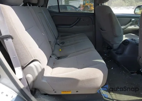 2004 Toyota Sequoia Sr5 V8 from USA, damaged, VIN 5TDBT44A24S215554